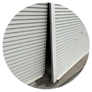 故障したシャッターのイラスト