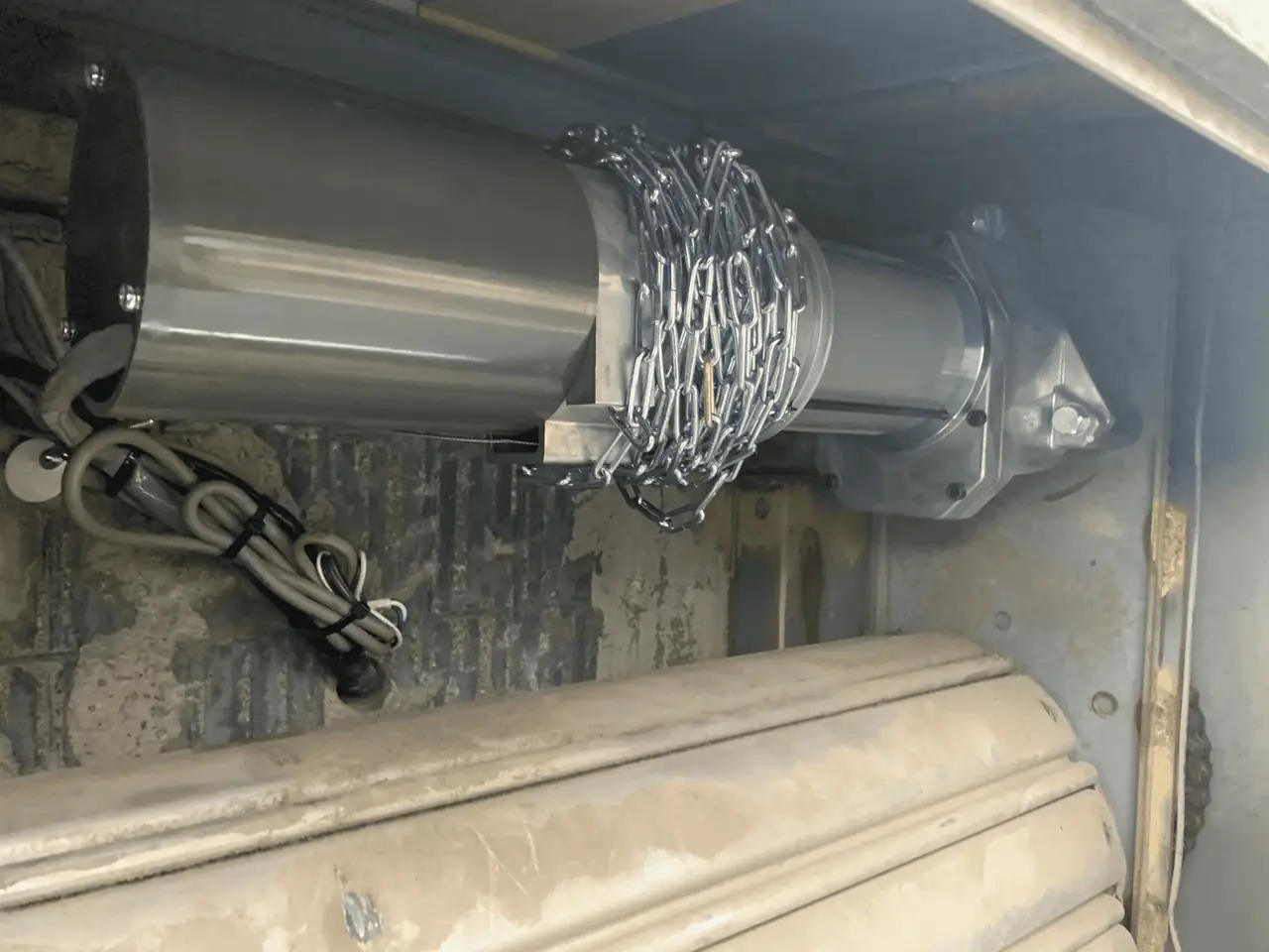 電動シャッター開閉機交換施工後